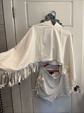 White Fringe Crop Hoodie - Unknown Brand